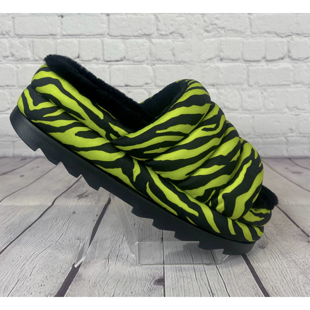 Ugg Maxi Slide Shoes Key Lime Tiger Print | Sheepskin insole Women's Size 8 NEW